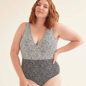 Pennington's Wrap One Piece Swimsuit Black White Contrast Print Women's 1X